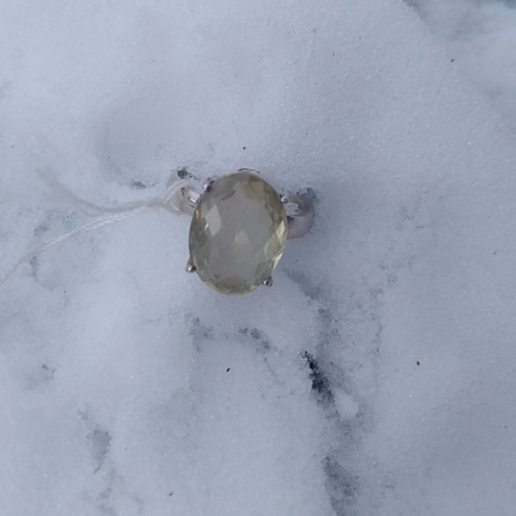 Gorgeous Citrine stone set in Sterling Silver - Picture 1 of 5